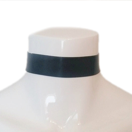 MONNIK | Obsidian Series: Latex Choker Fetish Handmade - Detail view - MONNIK Obsidian Collection